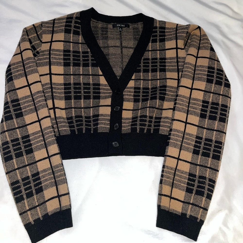 Black/brown sweater button up